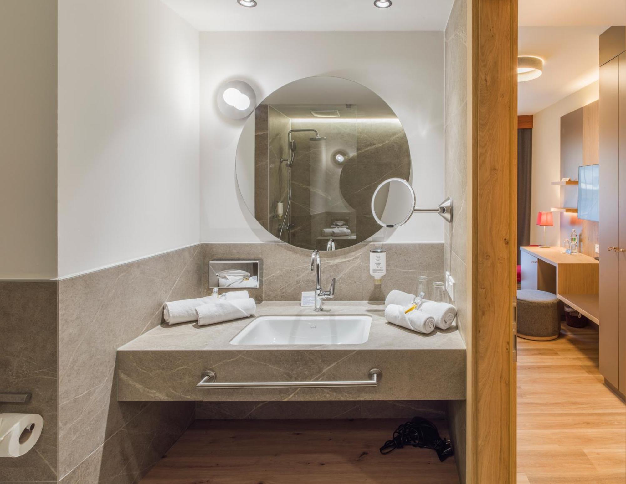 Falkensteiner Family Hotel Sonnenalpe سونينالب ناسفيلد الغرفة الصورة