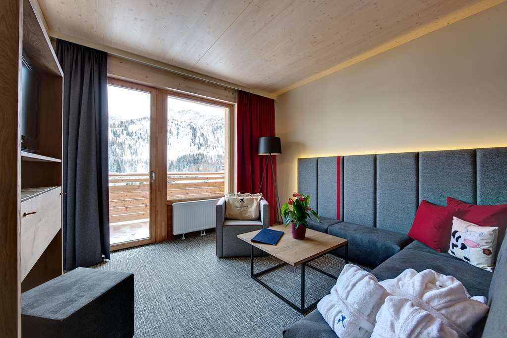 Falkensteiner Family Hotel Sonnenalpe سونينالب ناسفيلد الغرفة الصورة